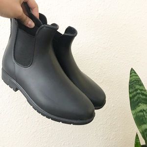 Black rain booties